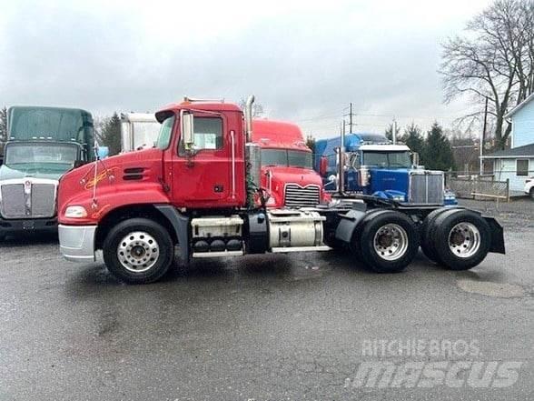 Mack PINNACLE CXU613 Tegljači