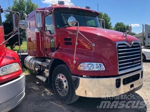 Mack PINNACLE CXU613 Tegljači