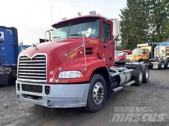 Mack PINNACLE CXU613 Tegljači