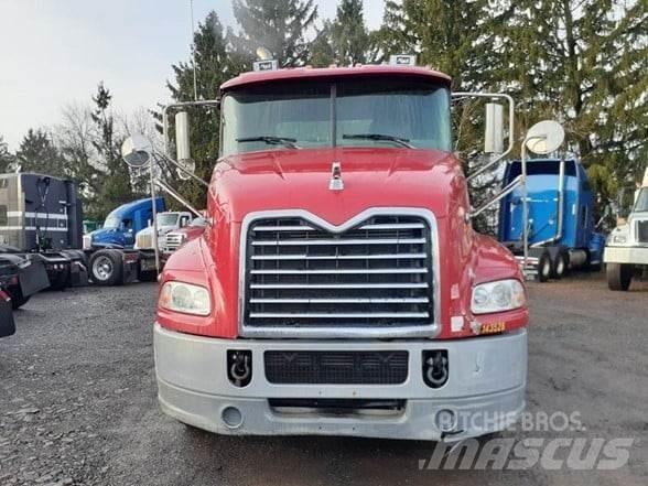 Mack PINNACLE CXU613 Tegljači