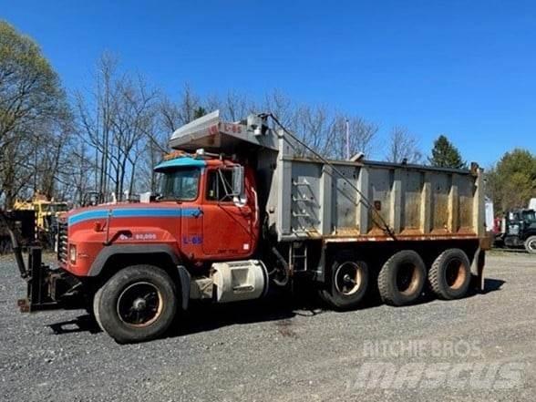 Mack RD688S Kiperi kamioni