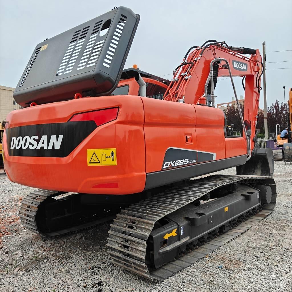 Doosan DX225LC-9C Bageri guseničari