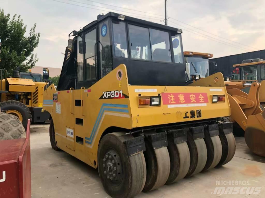 XCMG XP301 Gumeni valjci na točkovima