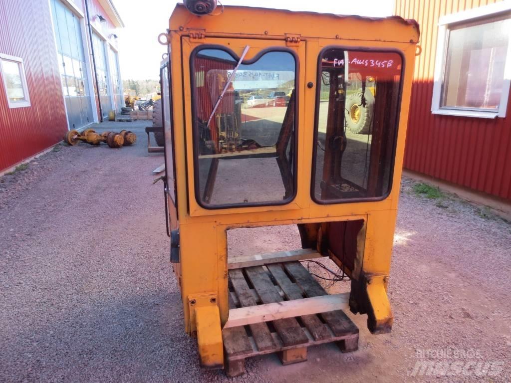 Fiat-Allis 345B Kabine i unutrašnjost