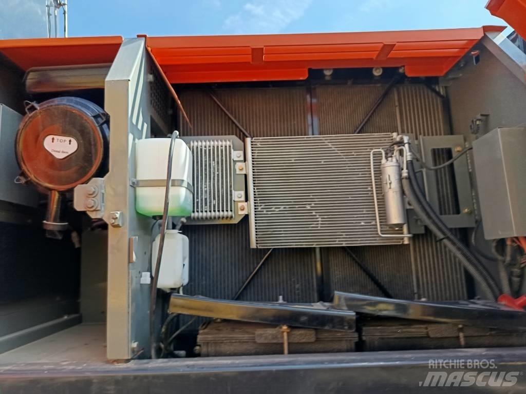 Hitachi ZX 200 Bageri guseničari