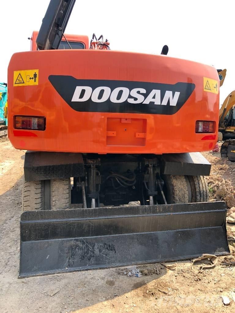 Doosan DX150W Bageri točkaši