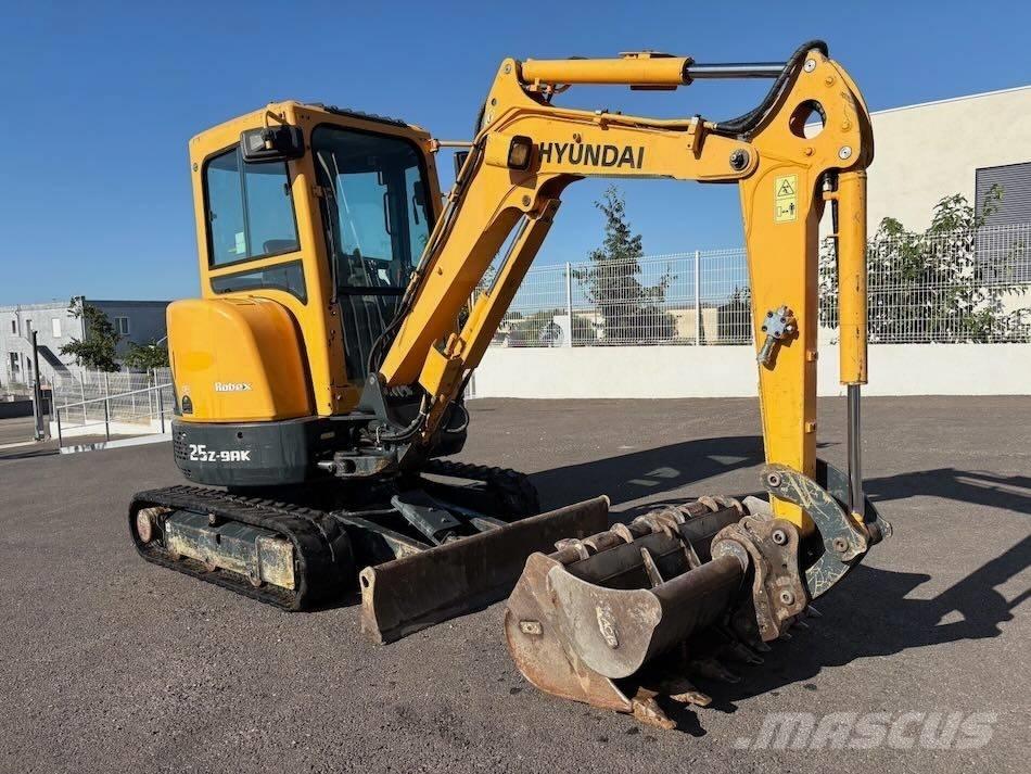 Hyundai R25Z-9 AK Mini bageri < 7t