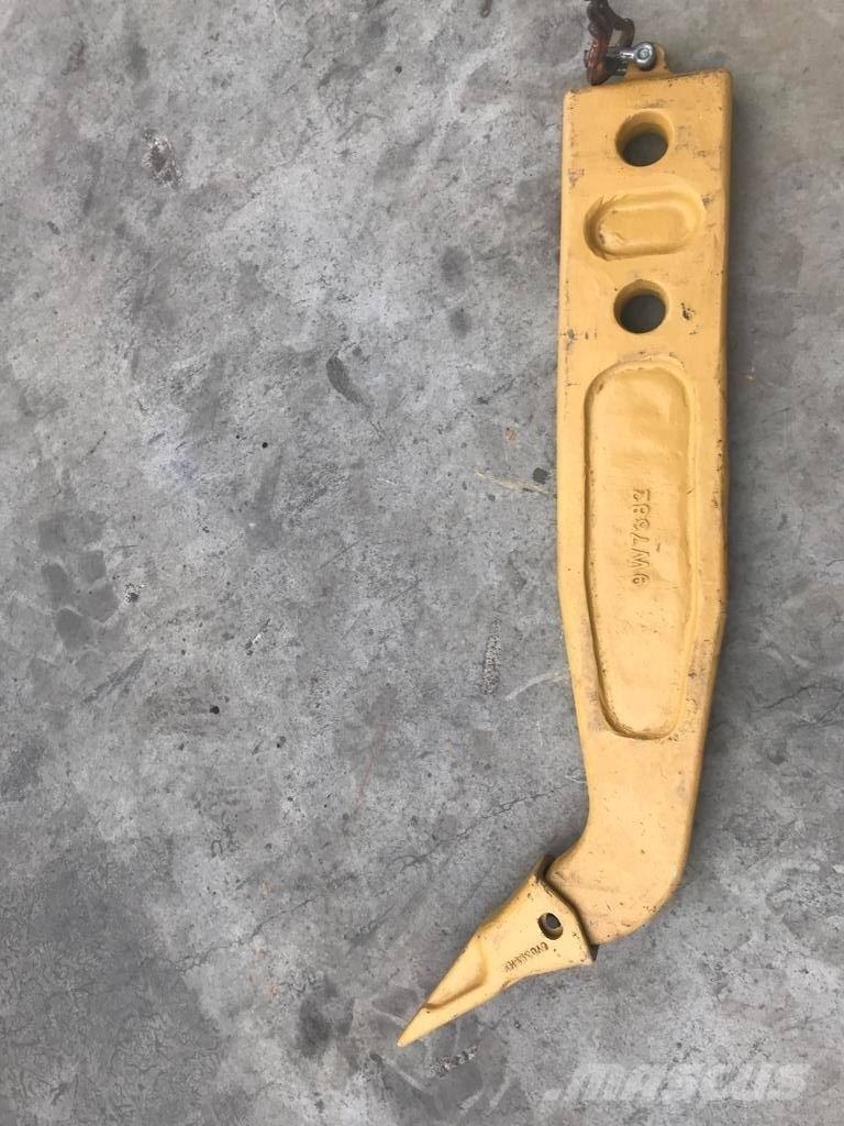 Komatsu D65 Shank Kultivatori za građevinarstvo