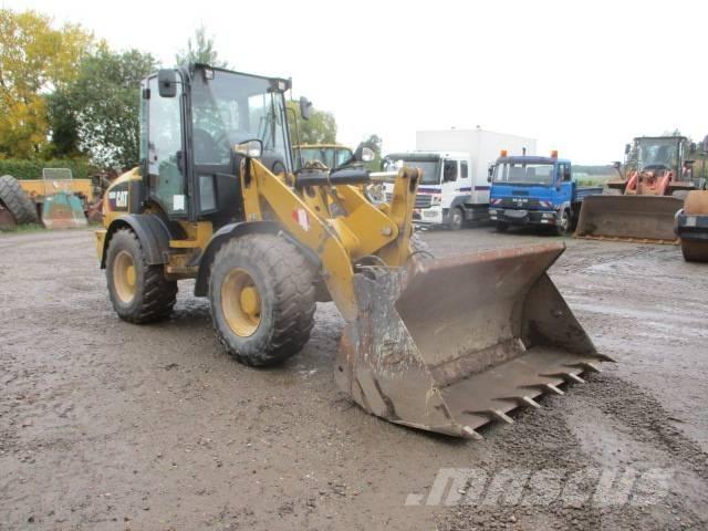 CAT 908 M Utovarivači na točkove