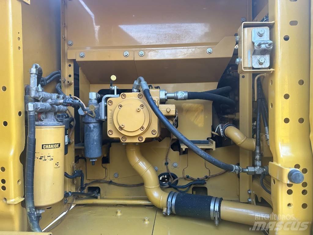 CAT 320 GC Bageri guseničari