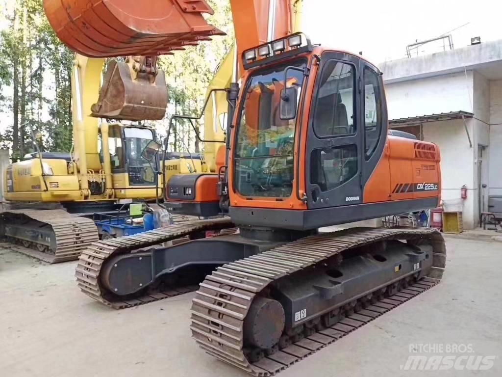 Doosan DX 225 LC Bageri guseničari
