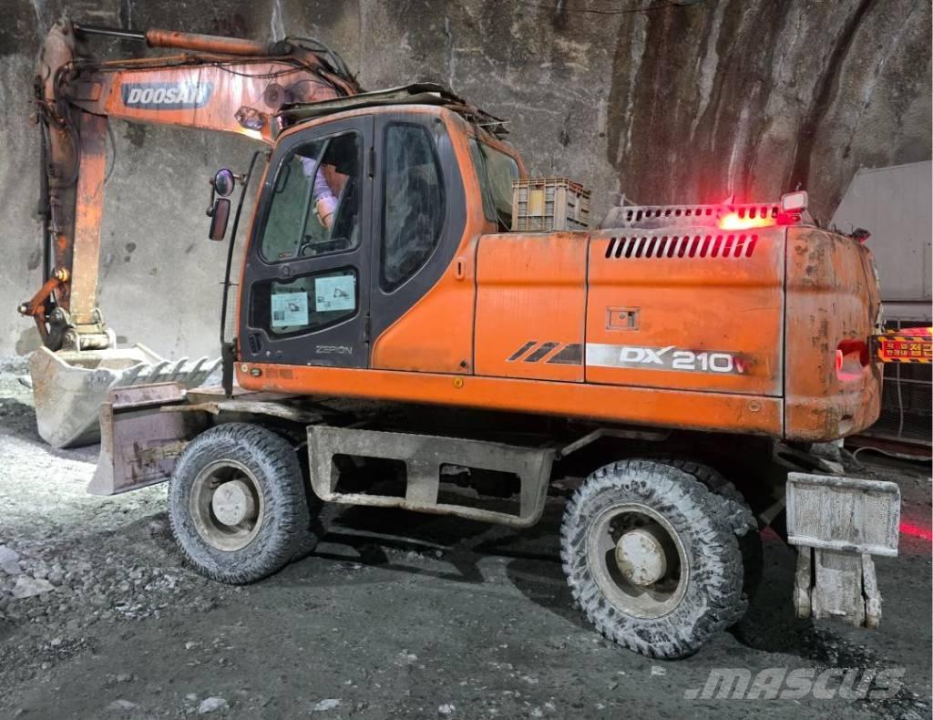 Doosan DX 210 W Bageri točkaši