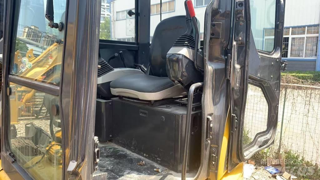 Komatsu PC 40 Bageri guseničari