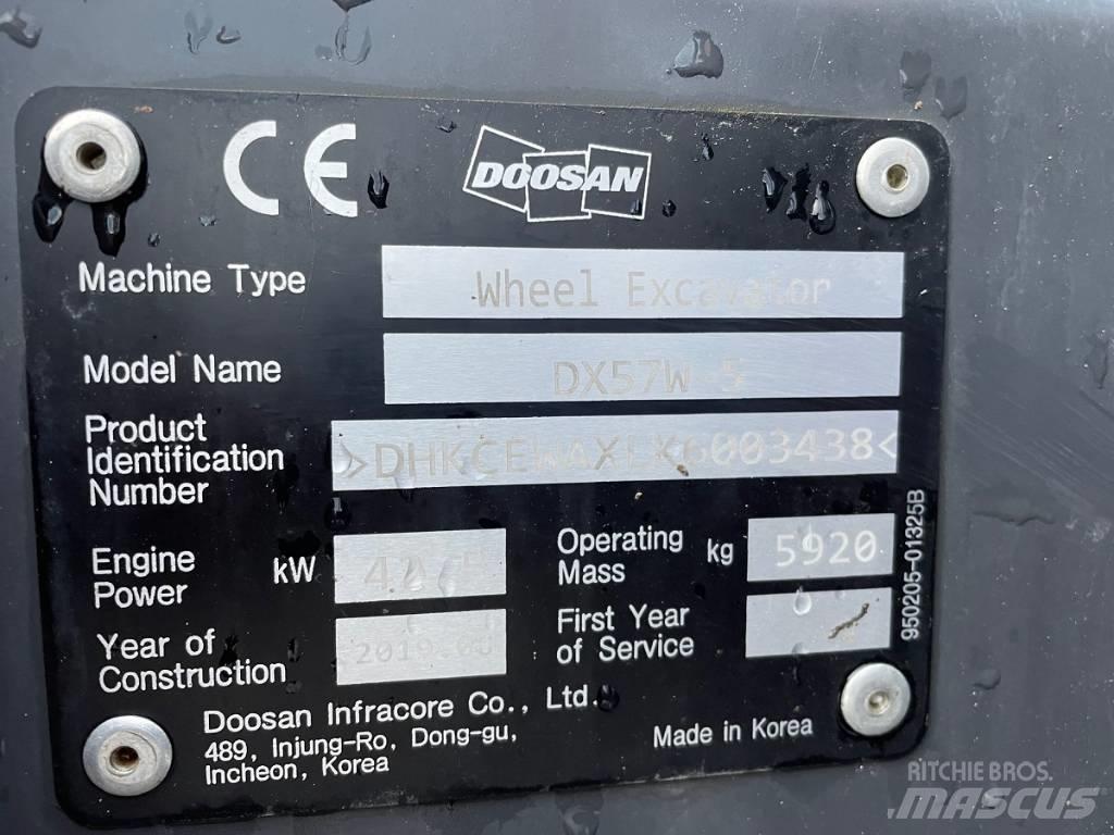 Doosan DX 57 W-5 Bageri točkaši