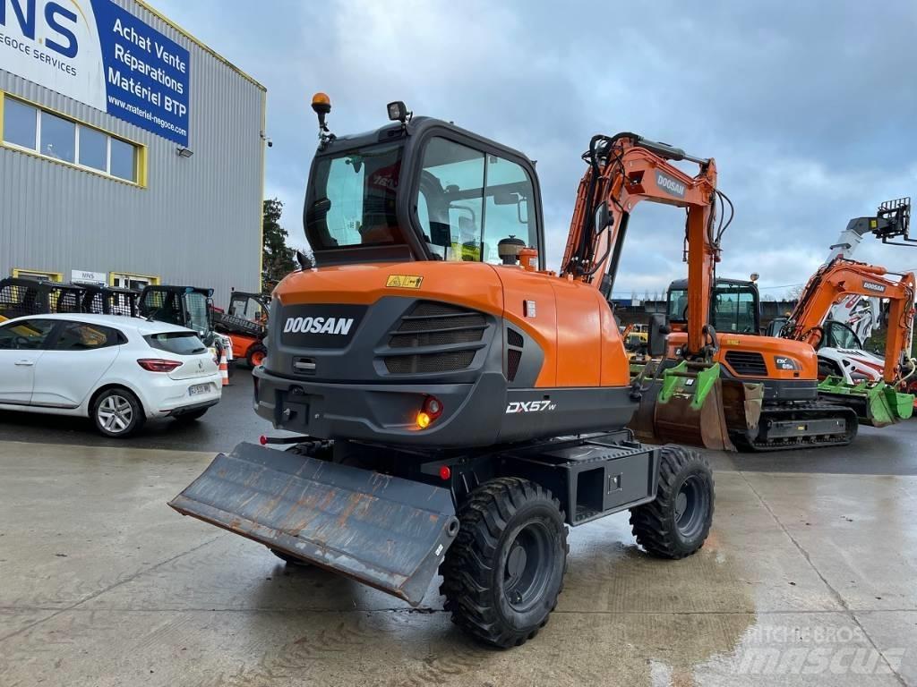 Doosan DX 57 W-5 Bageri točkaši