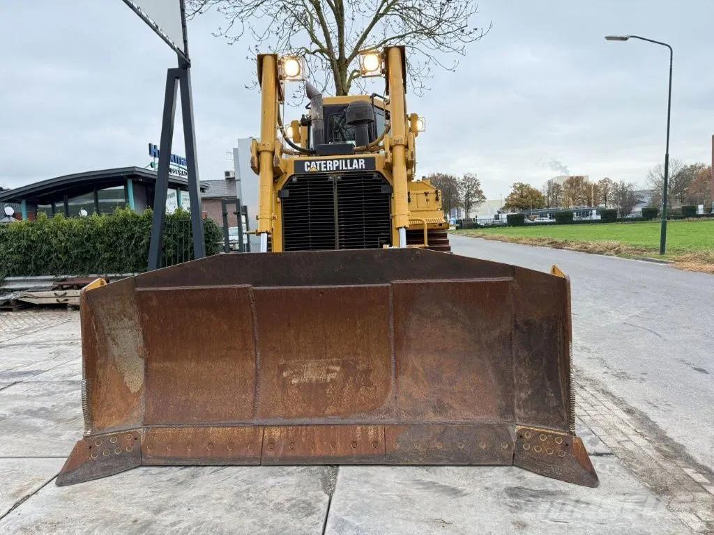 CAT D7R Buldožeri guseničari
