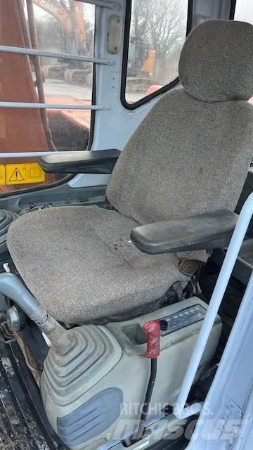 Hitachi EX 135 Bageri guseničari