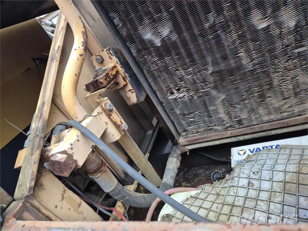 Komatsu PC180LC-3 Bageri guseničari