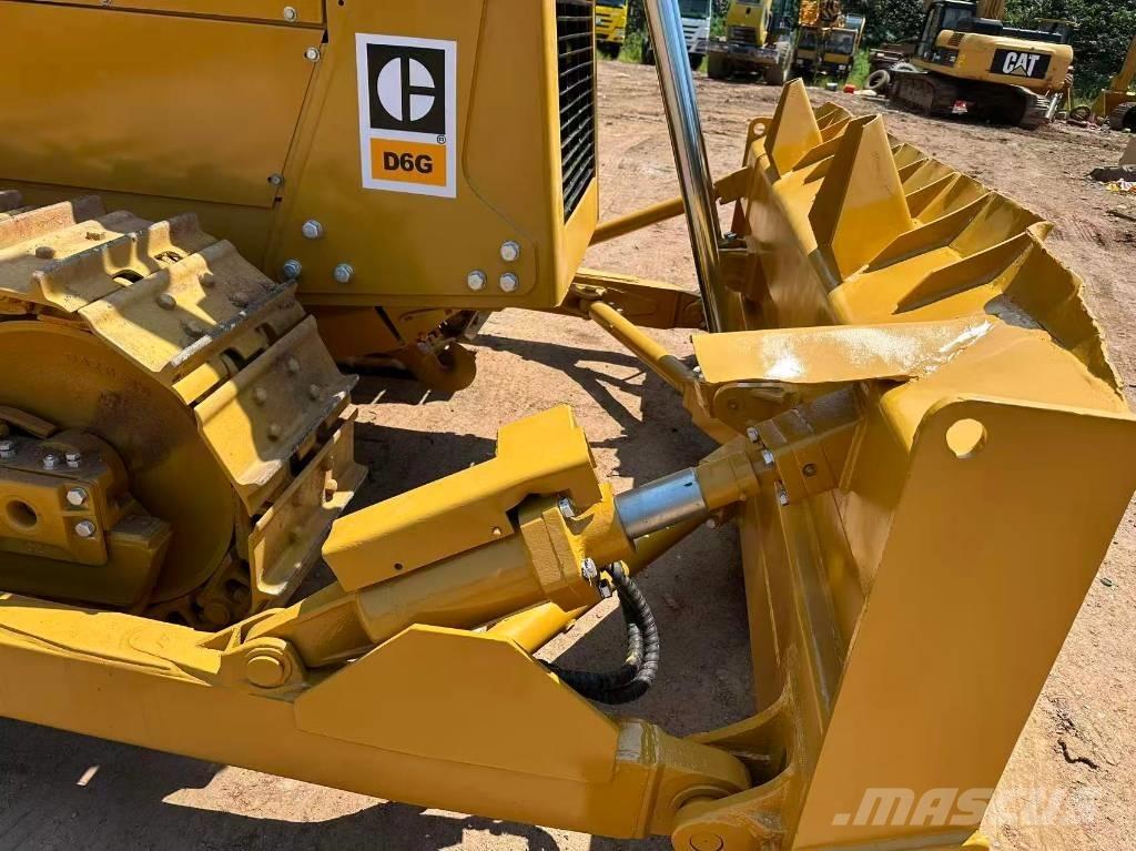 CAT D 6 G Buldožeri guseničari