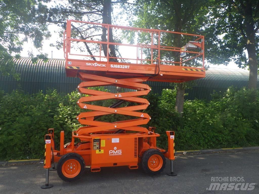 SkyJack SJ6832RT Makazaste platforme
