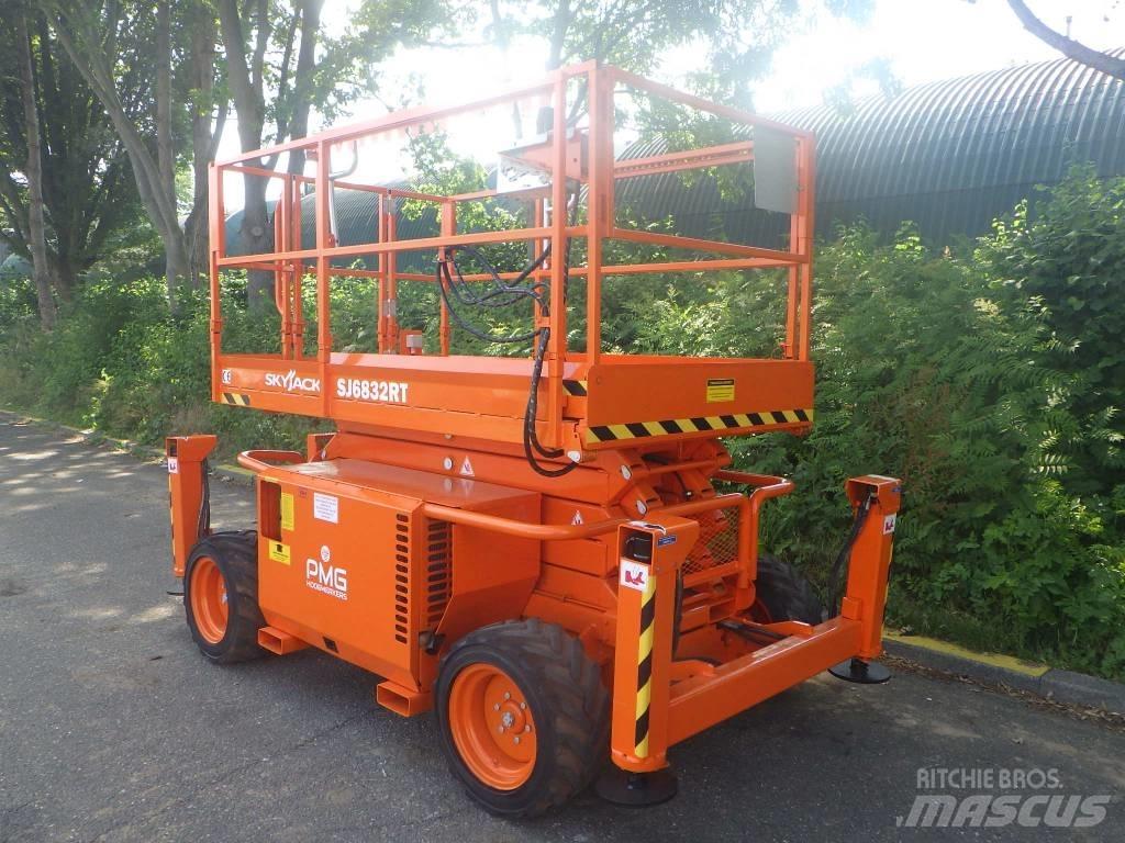 SkyJack SJ6832RT Makazaste platforme