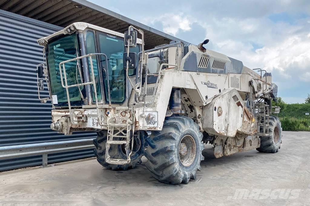 Wirtgen WR 240 Mašine za reciklažu asfalta
