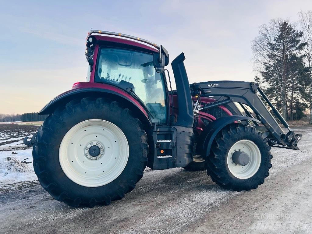 Valtra T 215 Active Traktori