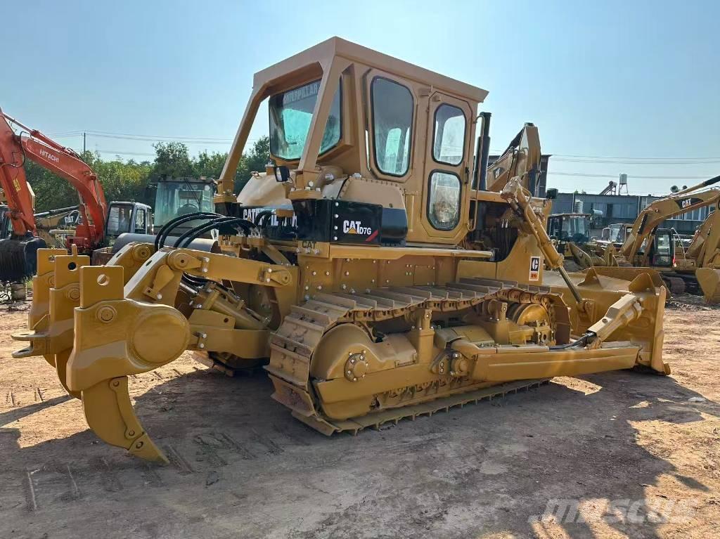 CAT D7G Buldožeri guseničari