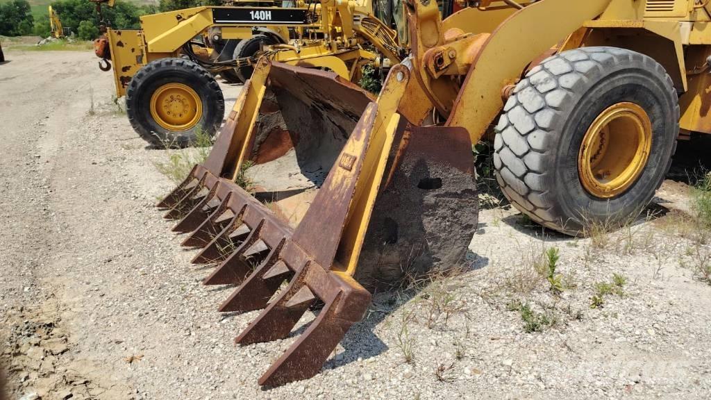 CAT D 5 M XL Buldožeri guseničari