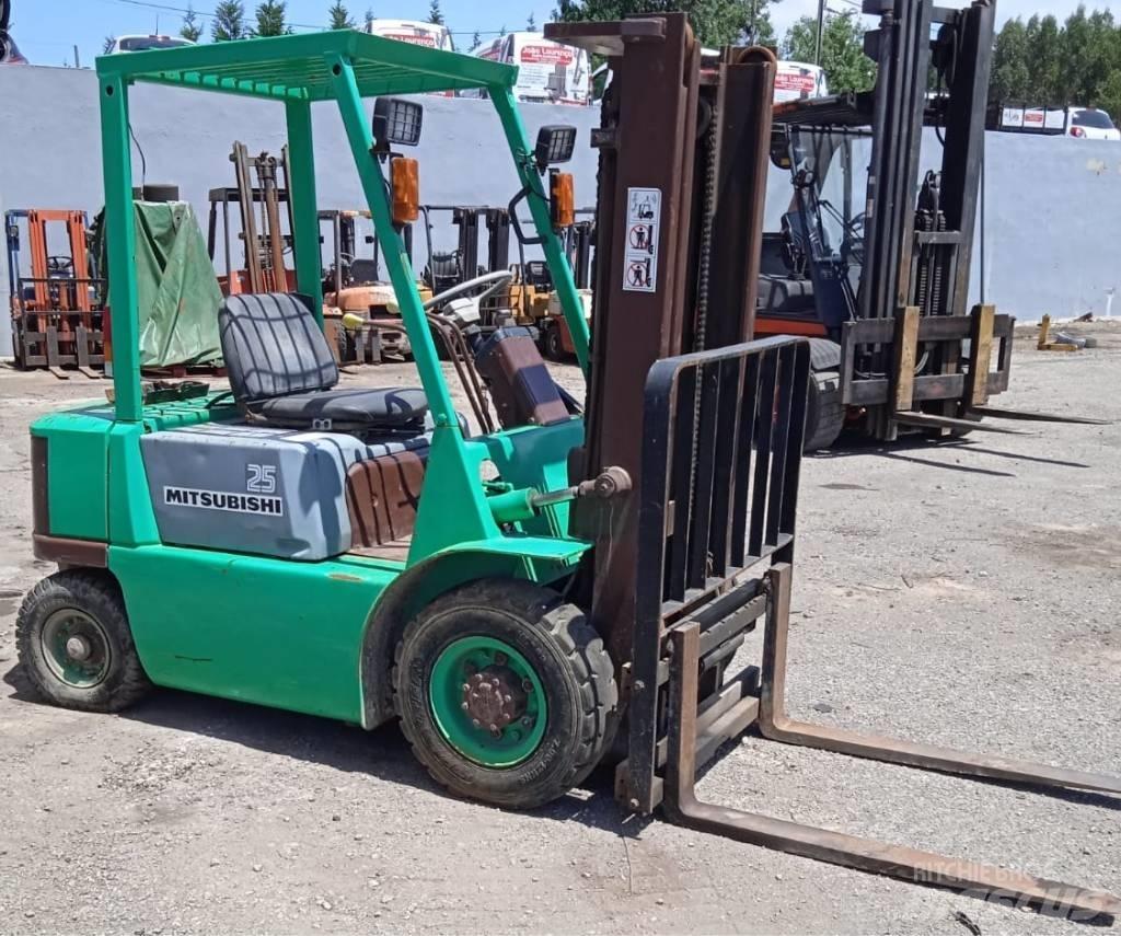 Mitsubishi FG25 Plinski viljuškari