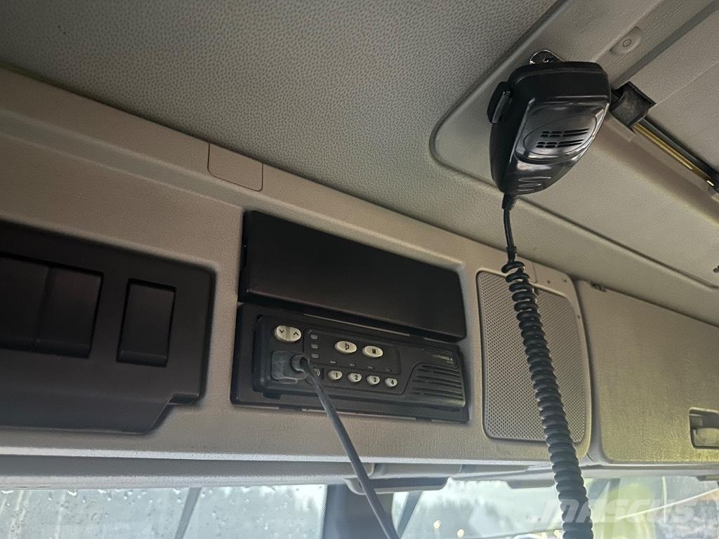 Volvo FM11 370 Rol kiper kamioni sa kukom za podizanje tereta