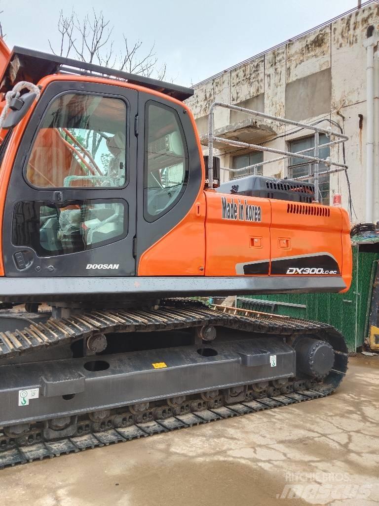 Doosan DX 300 LC Bageri guseničari