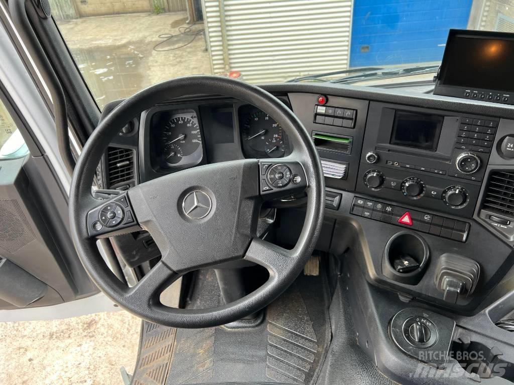Mercedes-Benz 3246 Kamioni sa kranom