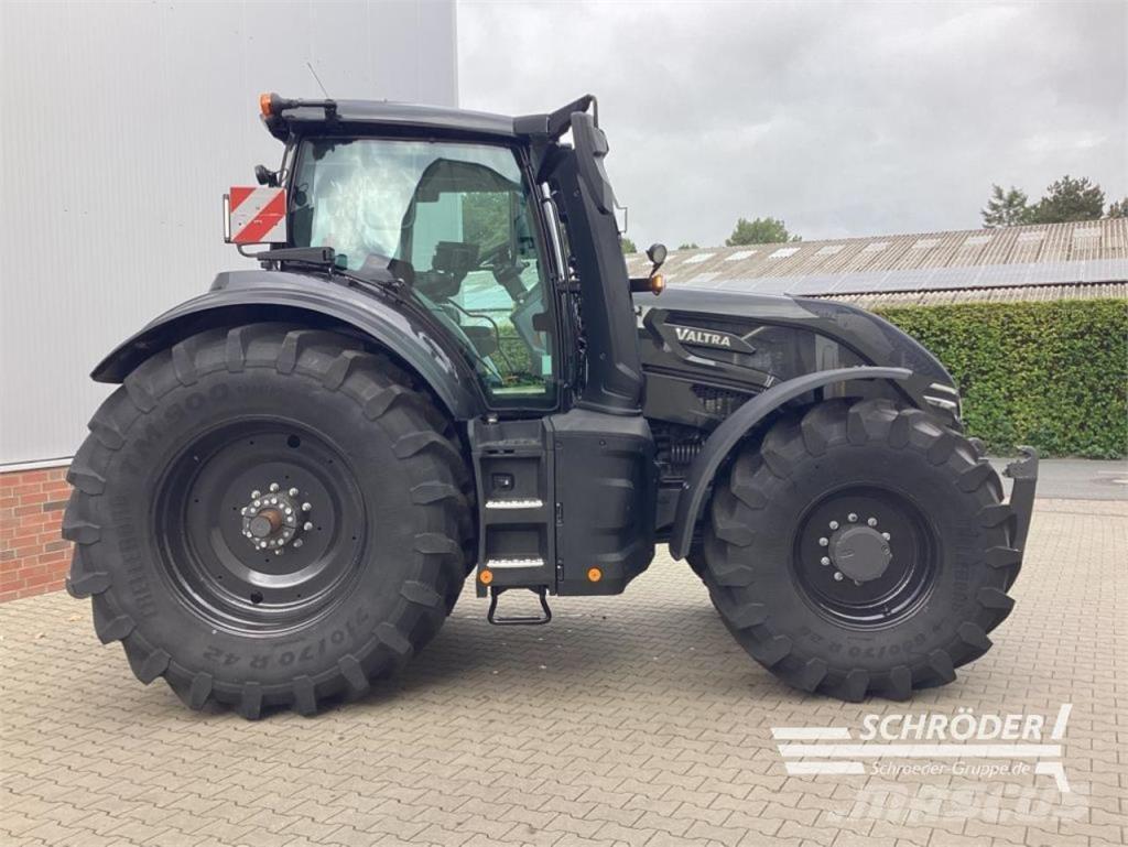 Valtra Q 305 Traktori