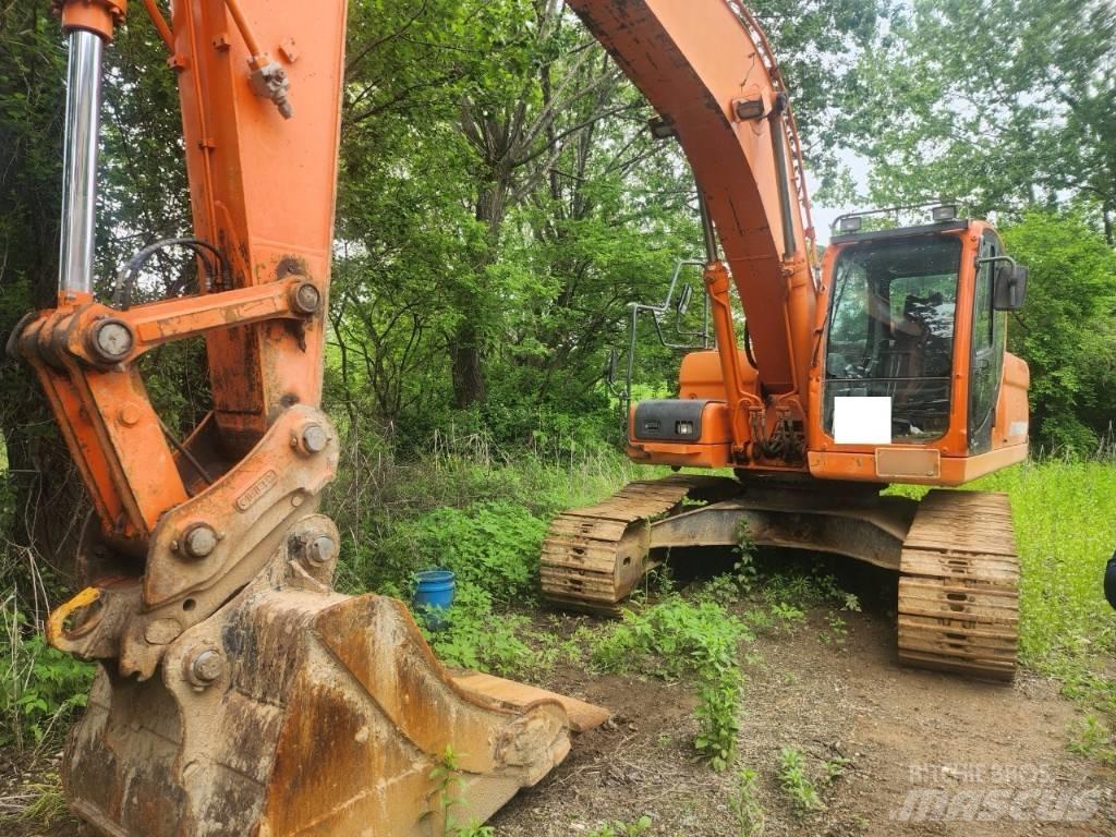 Doosan DX 220 LCA Bageri guseničari