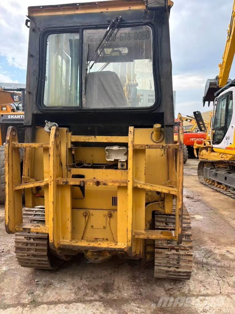 CAT D3C Buldožeri guseničari