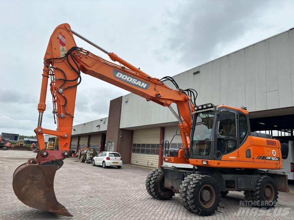 Doosan DX 190 W Bageri točkaši