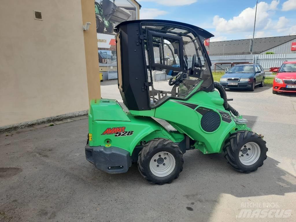 Avant 528 ROPS Ostalo