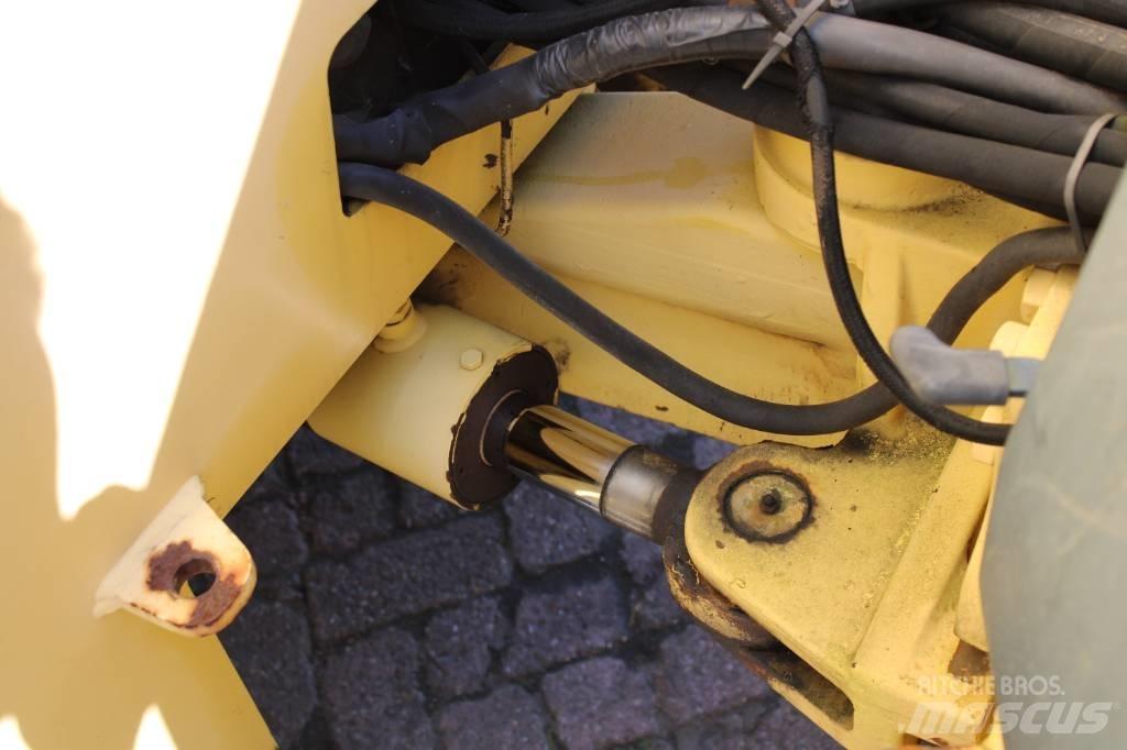 Bomag BW 144 AC-2 Valjci sa duplim bubnjem