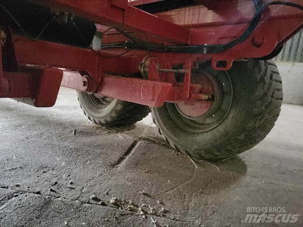 Anderson TRB 2000 Samoutovarna prikolica