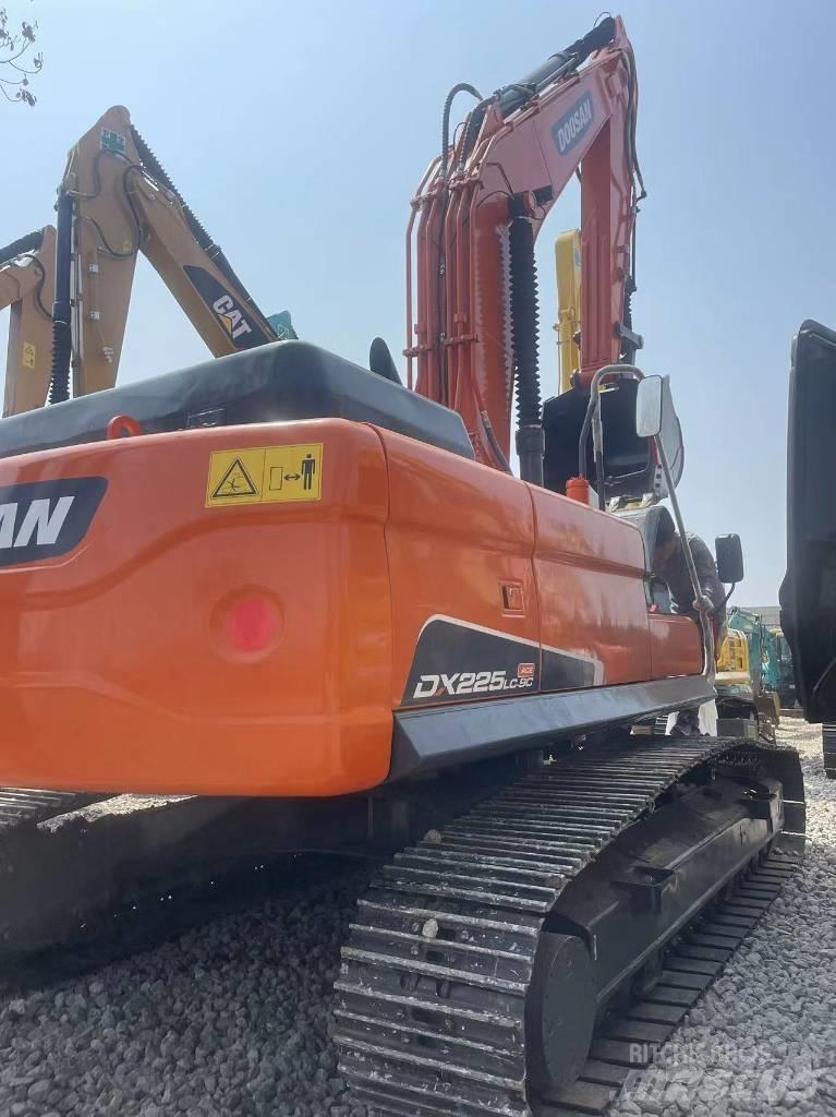 Doosan DX 225LC-9C Bageri guseničari