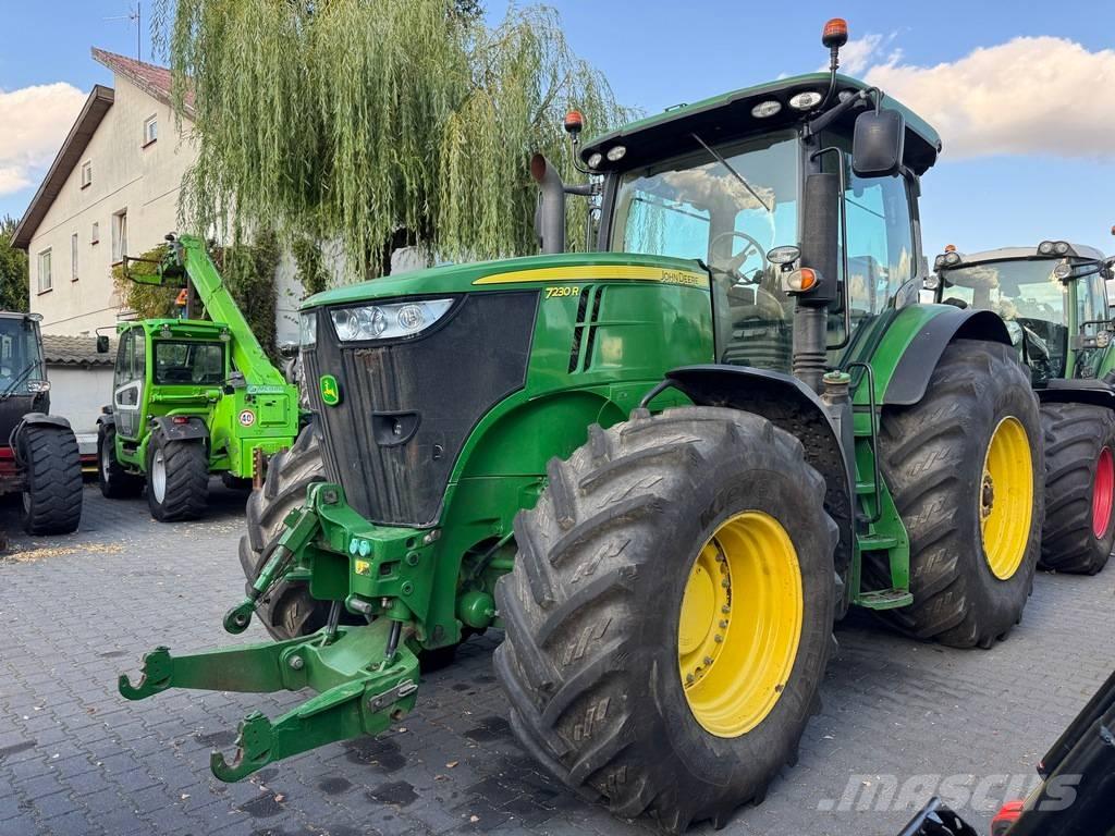 John Deere 7230R Traktori