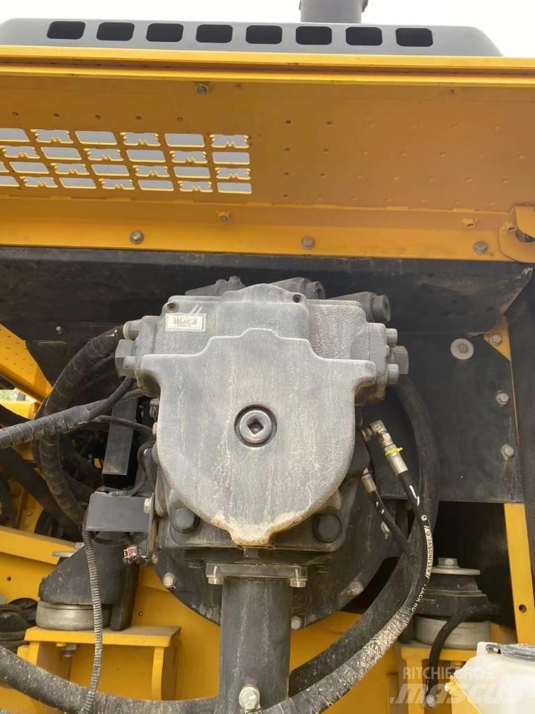 Komatsu 450LC-8 Bageri guseničari