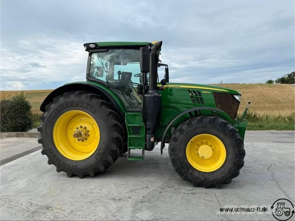 John Deere 6215R Traktori
