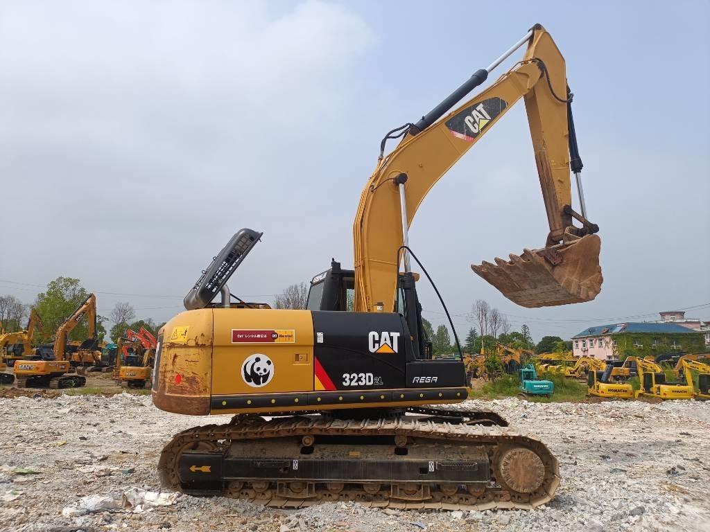 CAT 323D2L Bageri guseničari