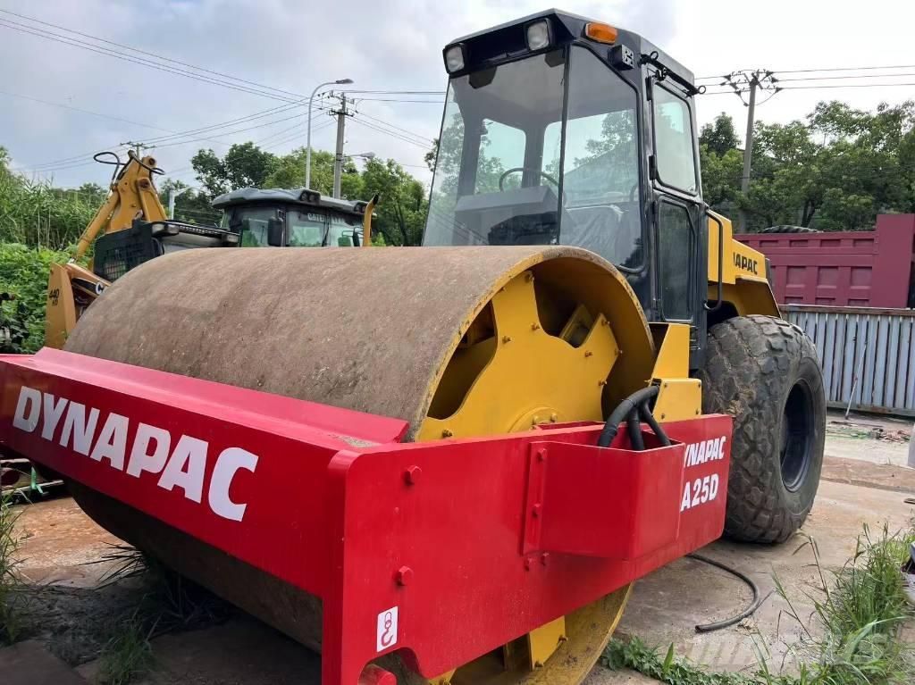 Dynapac CA25D Valjci sa jednim bubnjem