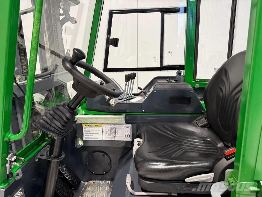 Combilift CBE2500 Viljuškari sa 4-stranskim dohvatom