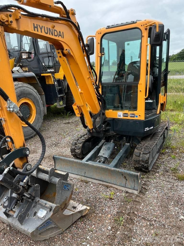 Hyundai R25Z-9 AK Mini bageri < 7t