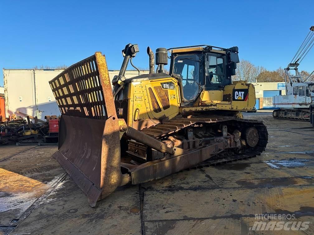 CAT D7E Buldožeri guseničari