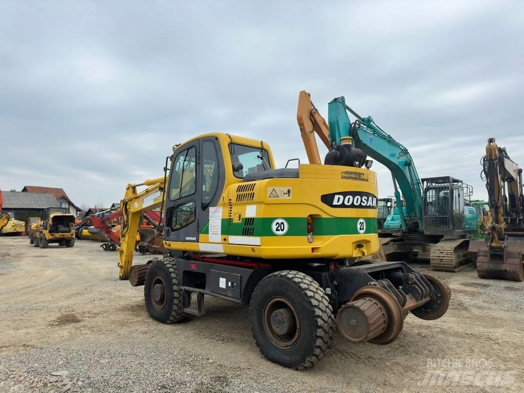 Doosan DX 160 WR Bageri točkaši
